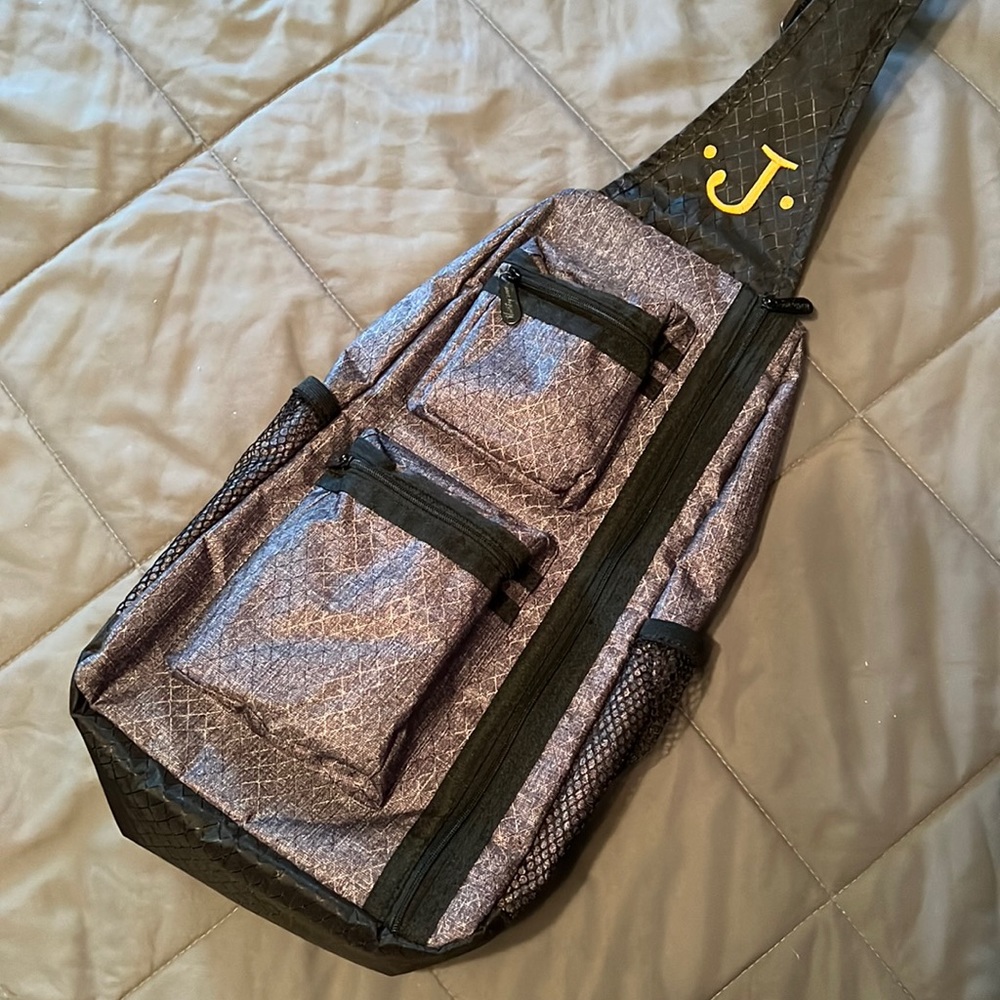 COPY - Thirty-one 31 like new charcoal black sling bag